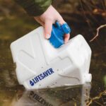 Cube Jerrycan purificateur d'eau, de 5 litres, en vente sur la boutique en ligne de Captivan Fonctionne avec une cartouche de purification de l'eau et un disque de charbon actif Vue scene