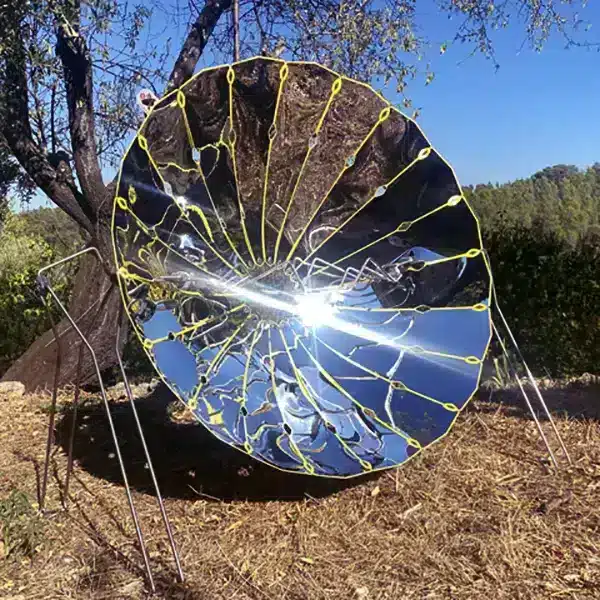 Barbecue solaire SUNGLOBE de SolarBrother en exterieur vue de coté