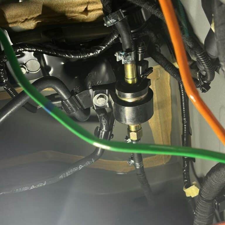 T piquage gasoil Quick Connector T de piquage par Captivan, conçu pour une connexion rapide et efficace des systèmes de carburant.