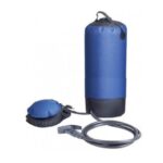 CAMP4 DOUCHE SOUPLE 12L de Captivan, idéale pour bateau, camping-car et fourgon aménagé, se plie à vide pour un encombrement minimal.