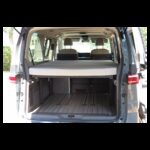 CARBEST LIT PLIABLE AVEC SOMMIER | VW T7 de Captivan, se monte facilement pour un couchage confortable, se replie pour un rangement facile.