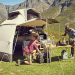 RT AWNING S POUR TRT 140 AIR DOMETIC chez Captivan, auvent protégé du soleil et de la pluie pour tente de toit gonflable.