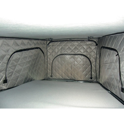 CARBEST ISOLATION INTÉRIEURE TOIT RELEVABLE REIMO | PÖSSL CAMPSTER - Captivan, soufflet isolant avec ventilation optimale contre les températures extrêmes.