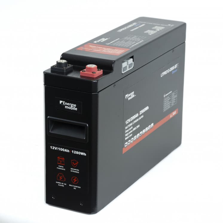 Batterie Lithium LTPRO 12V 200Ah X-BT SLIM Énergie Mobile avec technologie LiFePO4, format compact et connectivité Bluetooth.
